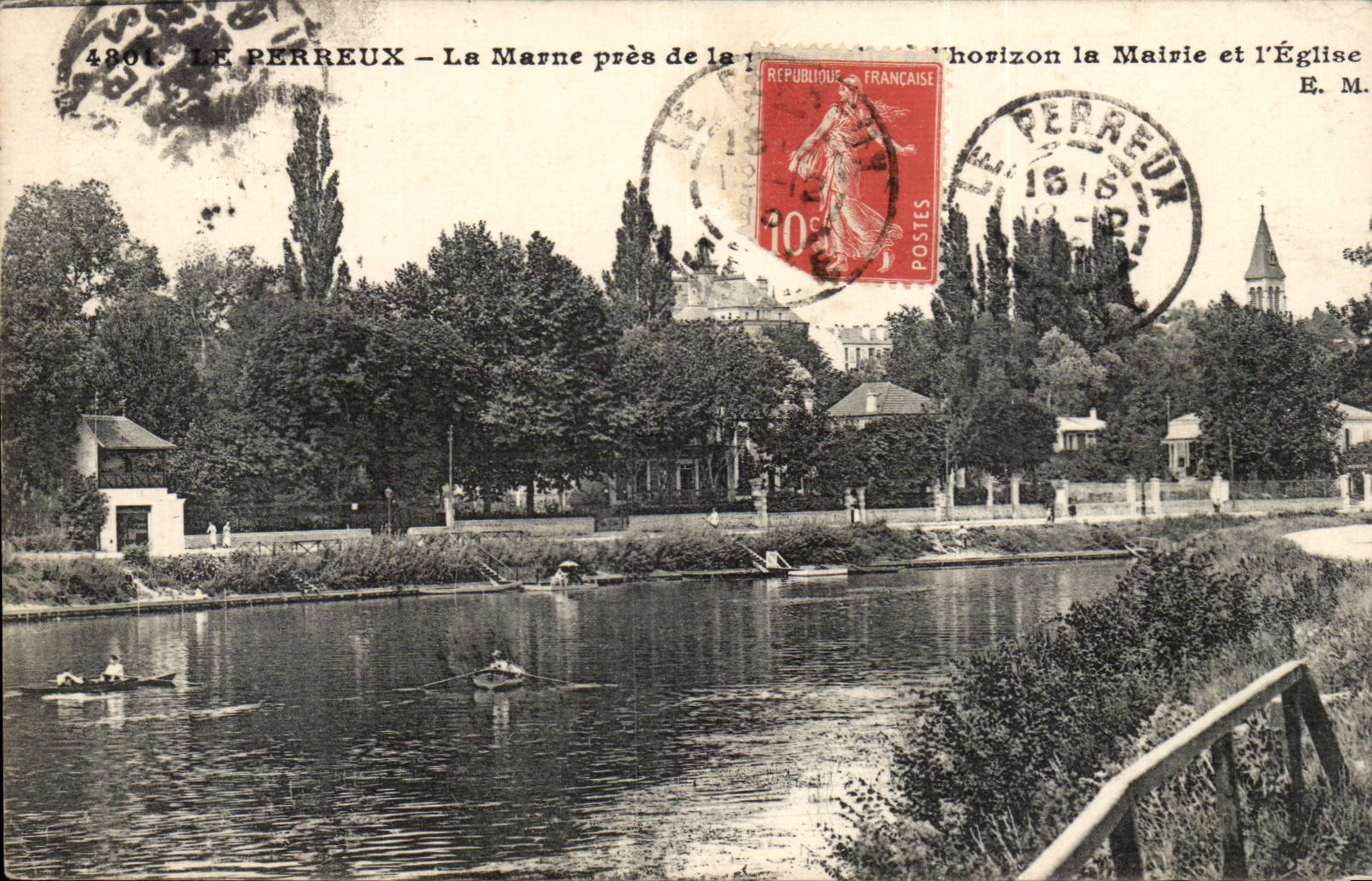 Perreux CPA the Marne close to horizon the town hall and the church