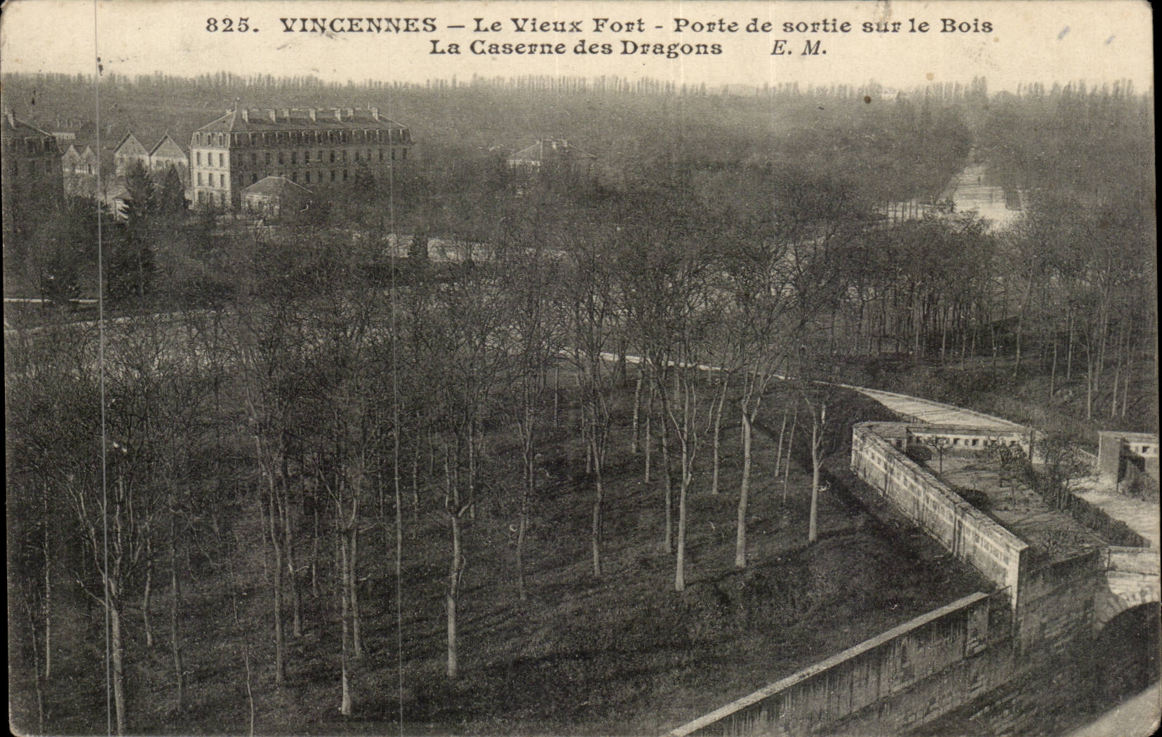 Vincennes CPA the strong old man Exit door on wood the barracks of the dragons