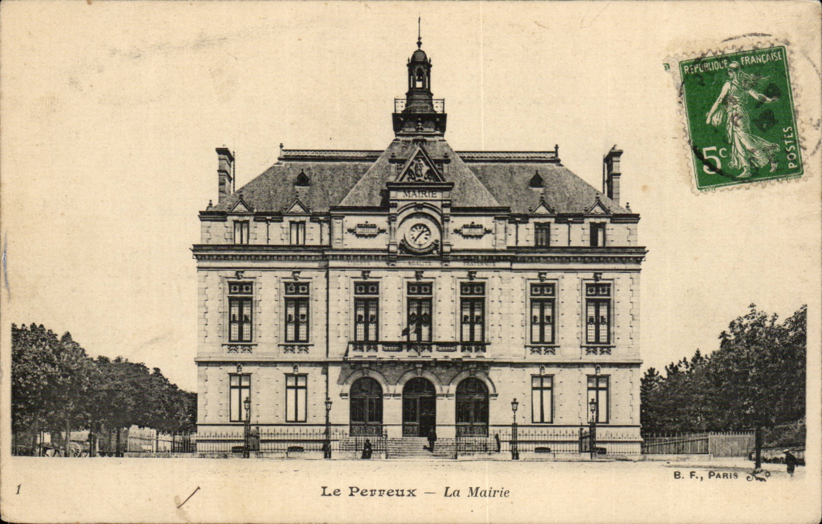 Perreux CPA the town hall