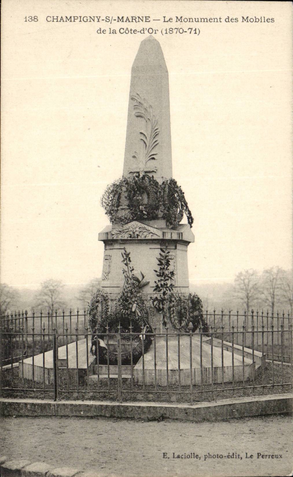 Champigny sur Marne CPA Le monument des mobiles de la Cote d'or (1870 1871)