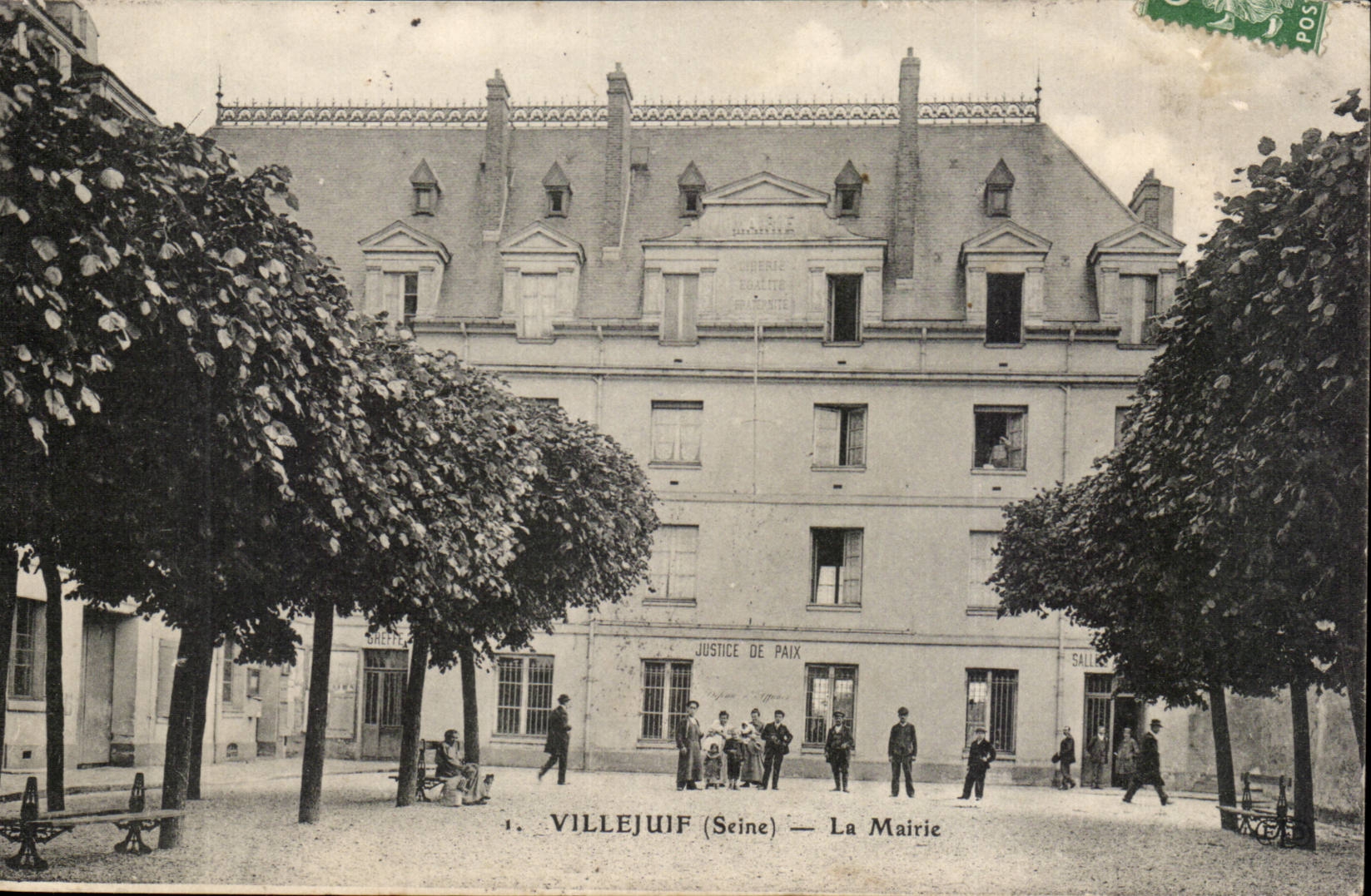 Villejuif CPA the town hall