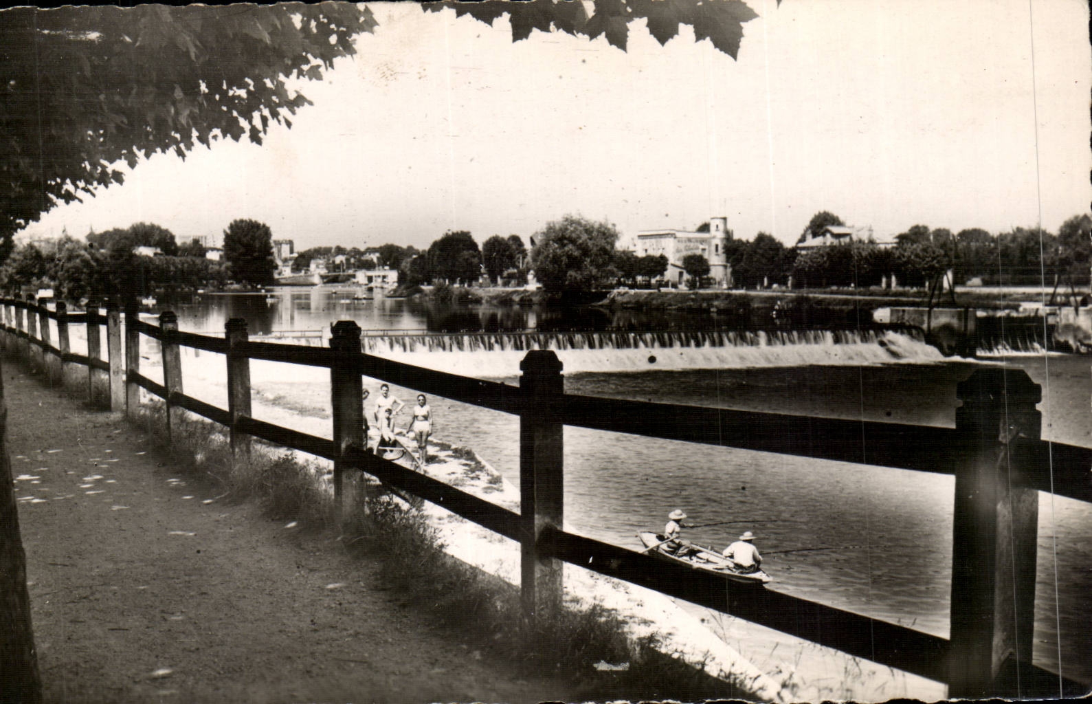 Saint Maur CPA stopping Seen on Joinville