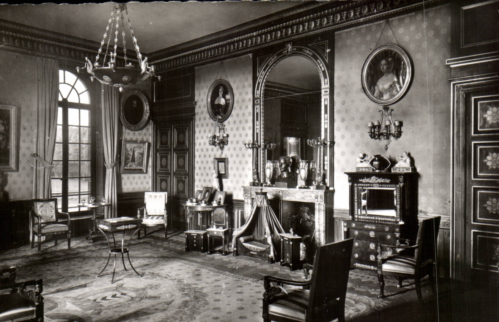 CPA Castle of Large wood Living room of the ushers