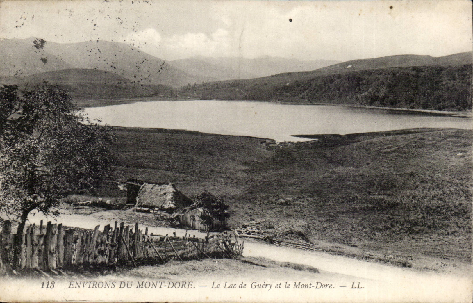 CPA Auvergne Environs of the Mount Gilds the alc of Guery and the Dore mount