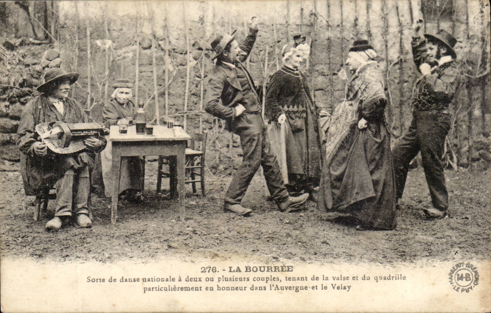 Auvergne CPA The bourree (dance)