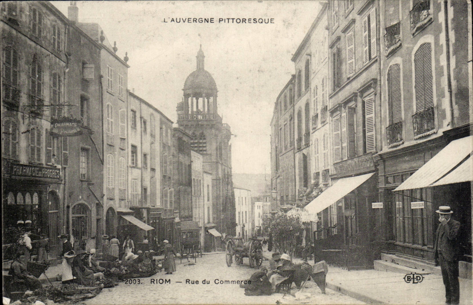 Riom CPA Rue du commerce TOP (marche)