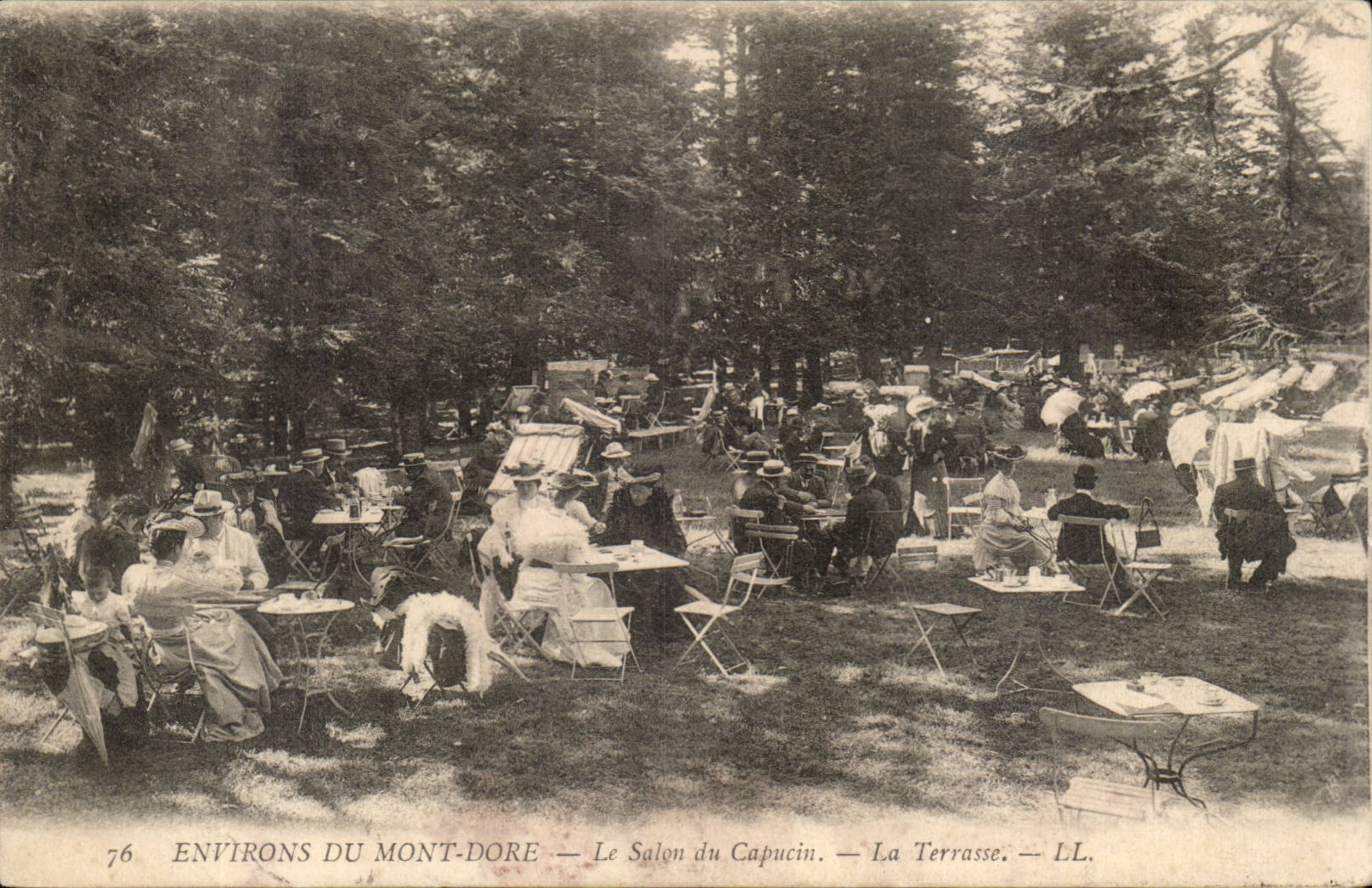 Auvergne CPA Environs of the Mount Gilds the living room of the capuchin the terrace