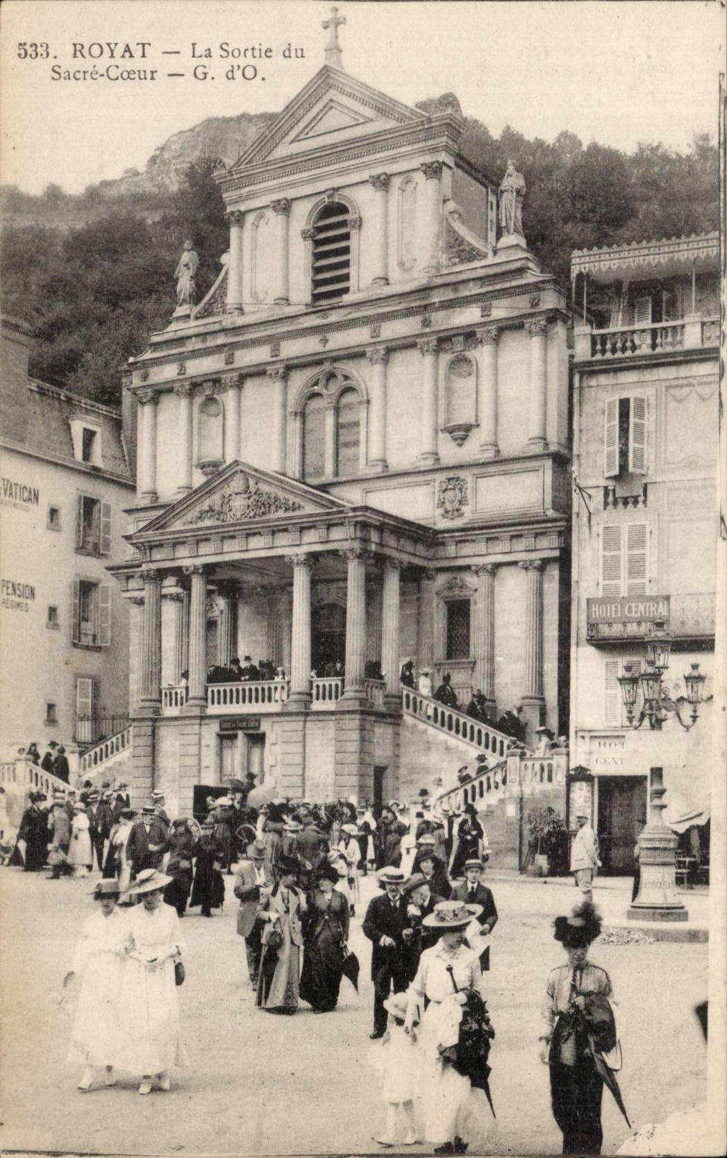 Royat - the Exit of the Sacring Heart - CPA