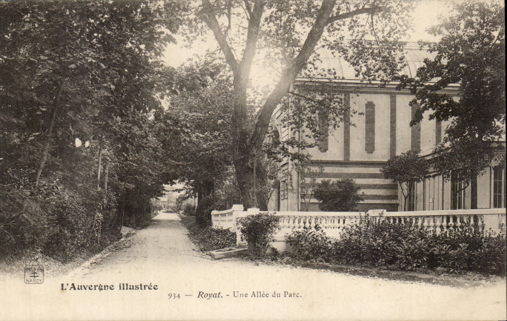 Royat - an alley of the Park - CPA
