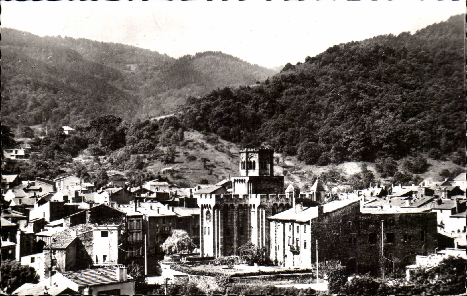 Royat - the Church - CPA