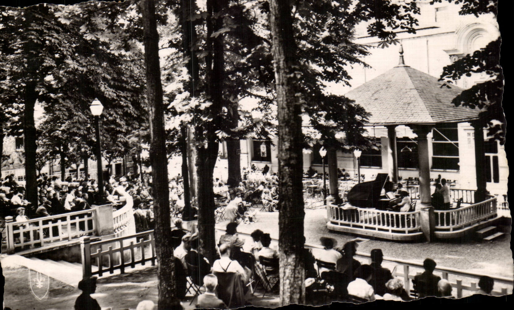 Chatelguyon - der Park - CPA