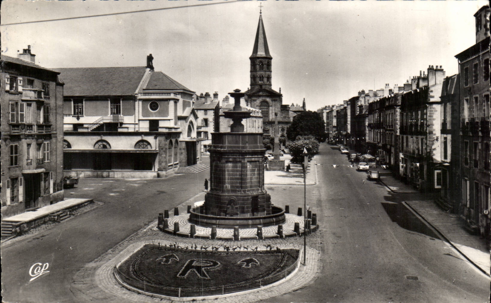 Riom - La Fontaine - CPA 