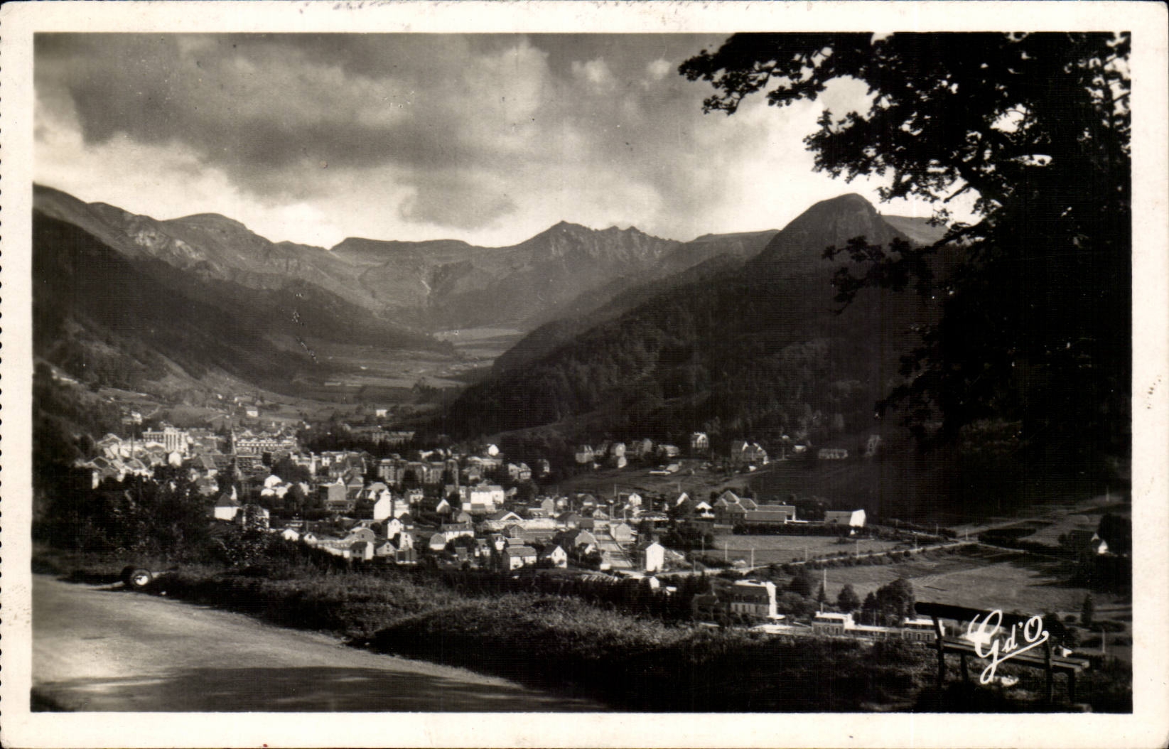 The Mount Gilds - View taken road of Clermont Ferrand - CPA