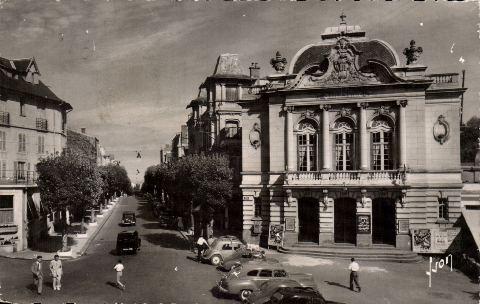 Chatelguyon - das Theater und das Baraduc auftrat - CPA