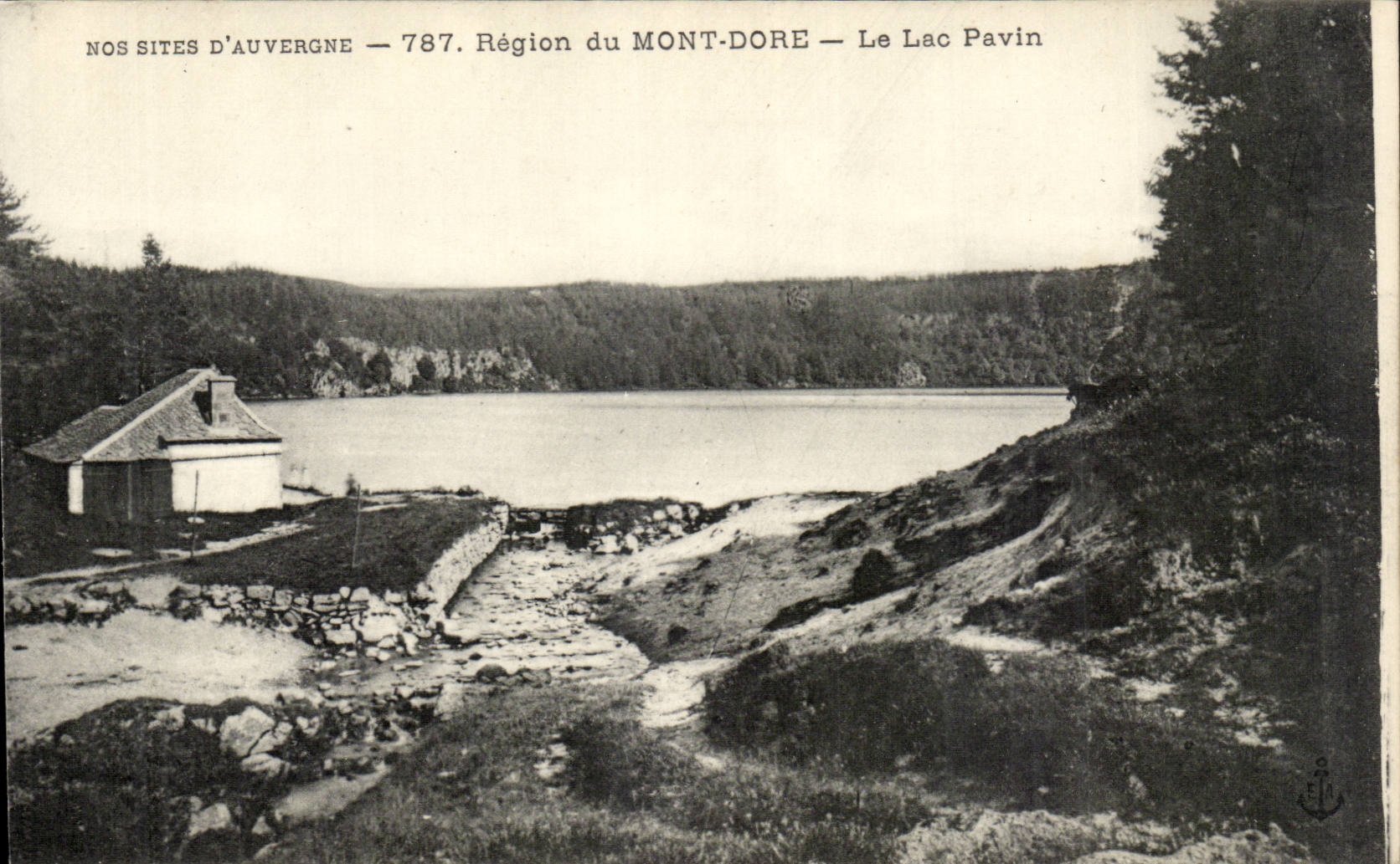 The Mount Gilds - the Lake Pavin - CPA