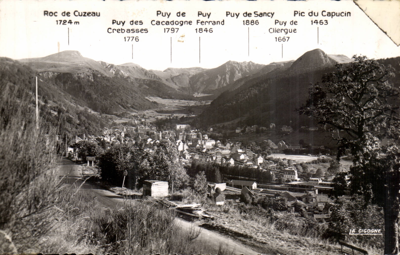 The Mount Gilds - Thermal spa and tourist - Panoramic View and the Chain of Sancy - CPA