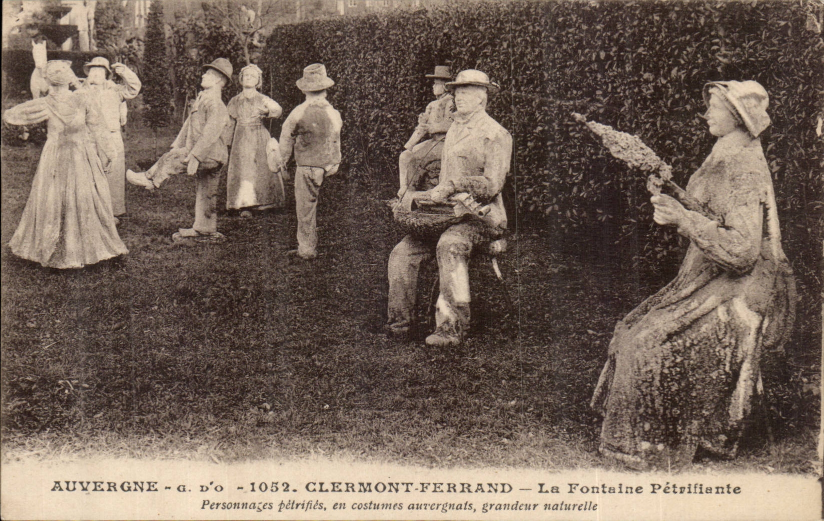 Clermont Ferrand - the Petrifying Fountain - CPA