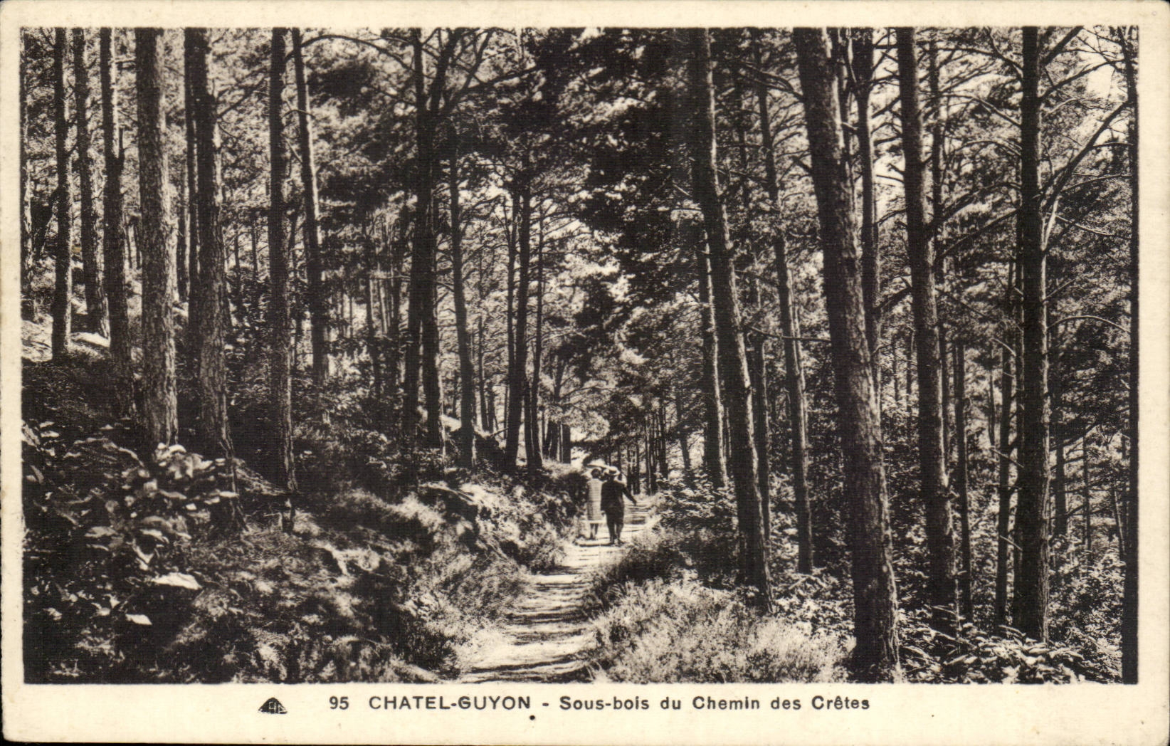 chatel Guyon CPA unter Holz der Weise der Spitzen