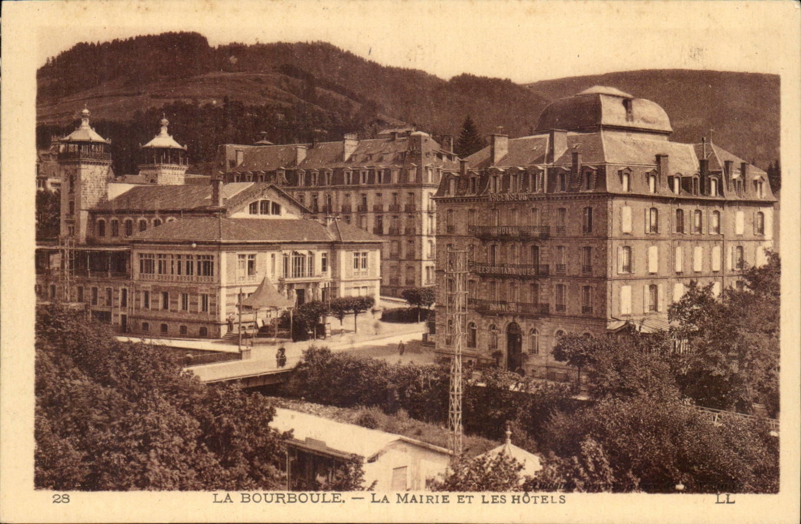 Bourboule - the Town hall and Hotels - CPA