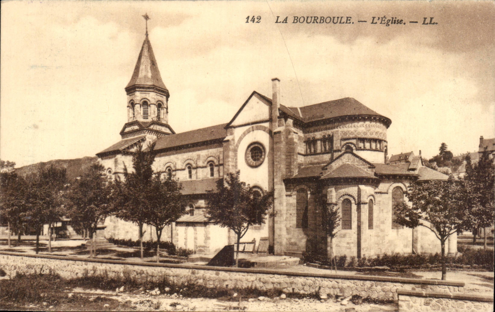Bourboule - the Church - CPA