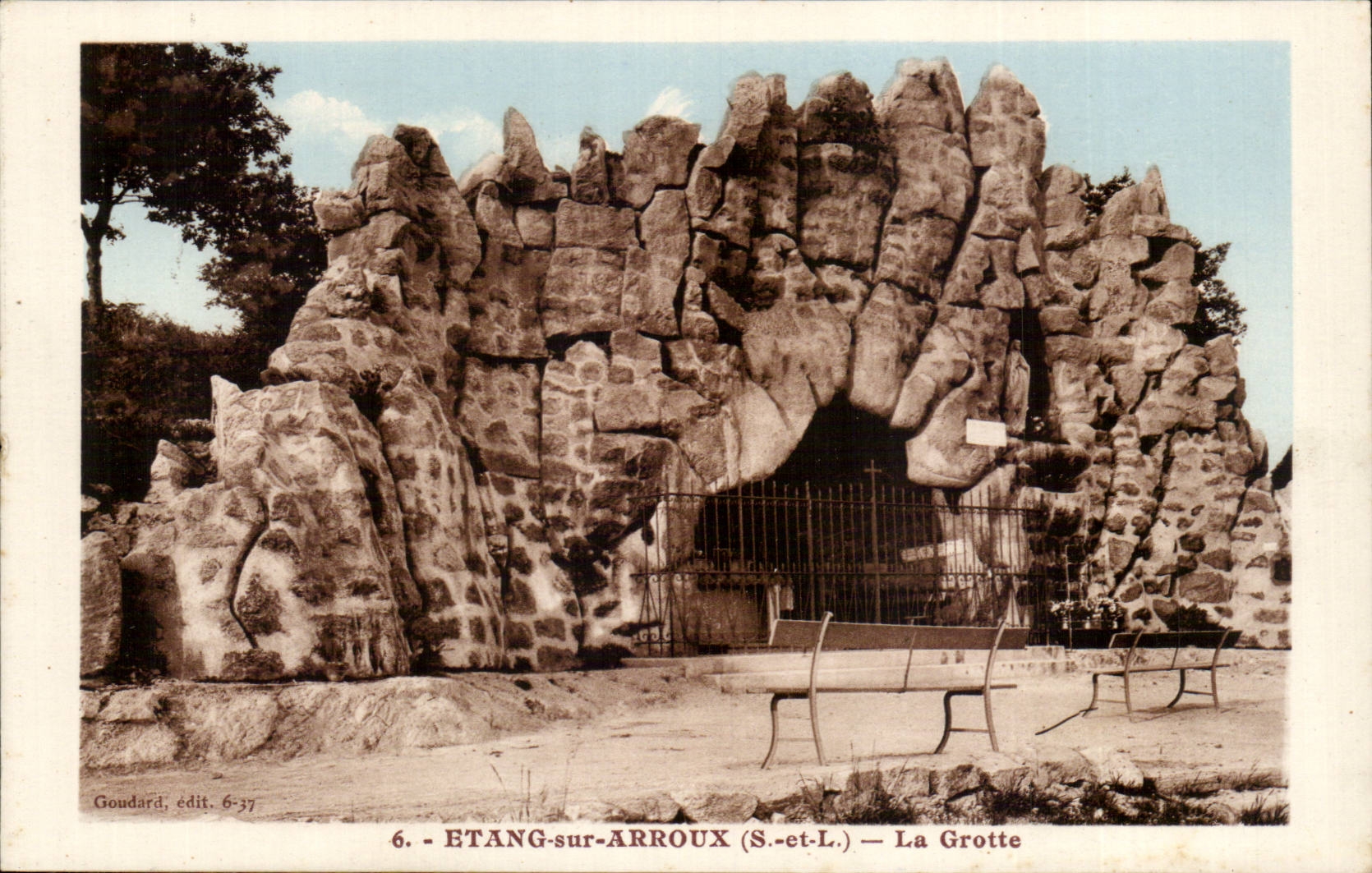 Pond on Arroux CPA the cave