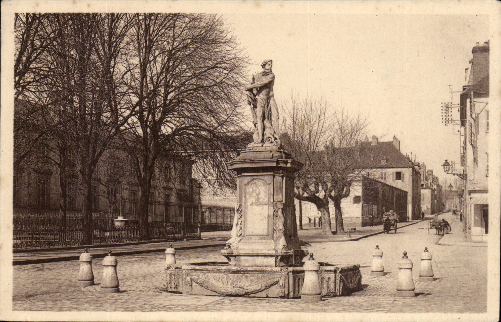 Chalon sur Saone CPA Fontaine Neptune
