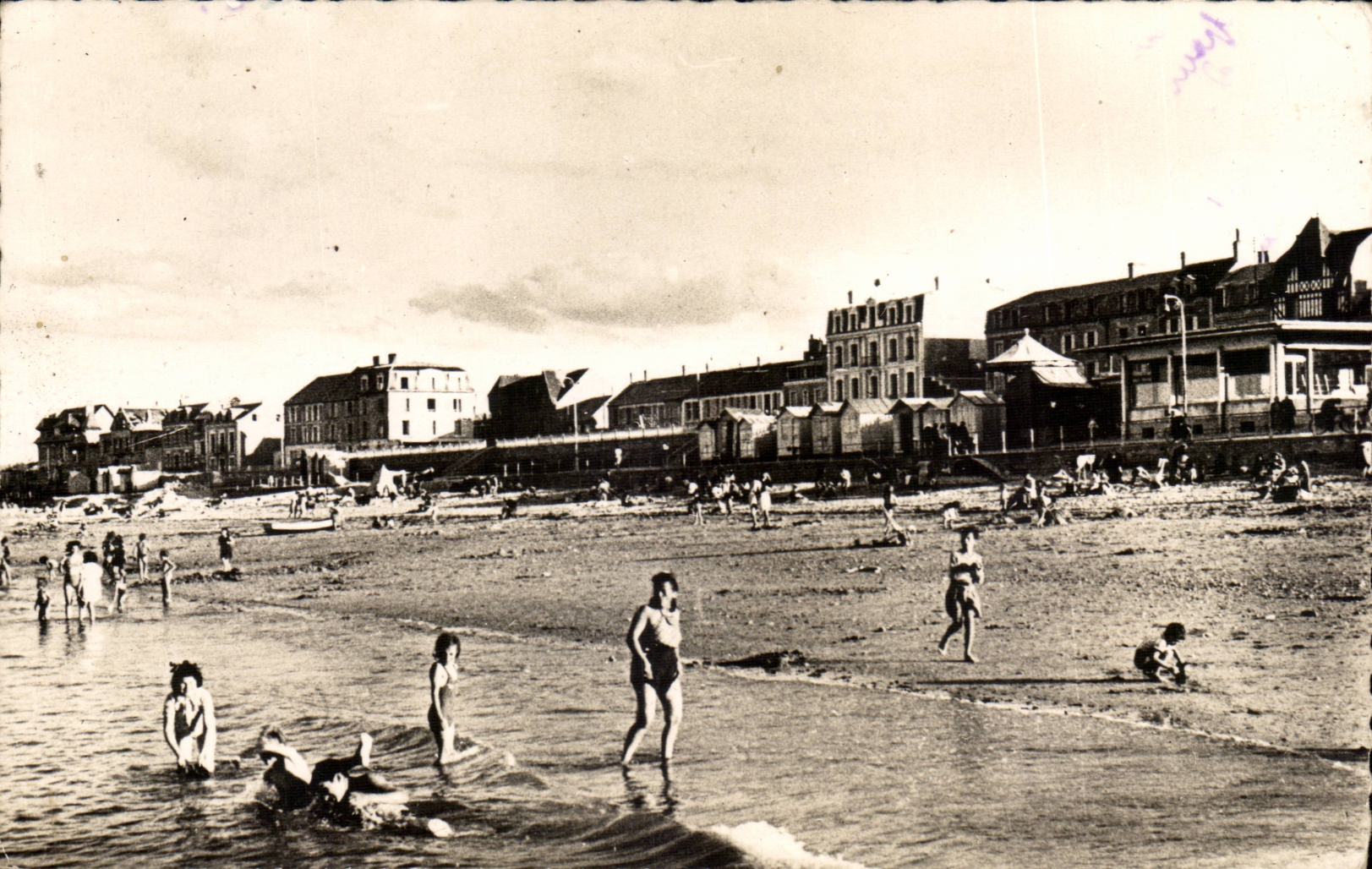 Luc on Sea CPA the beach