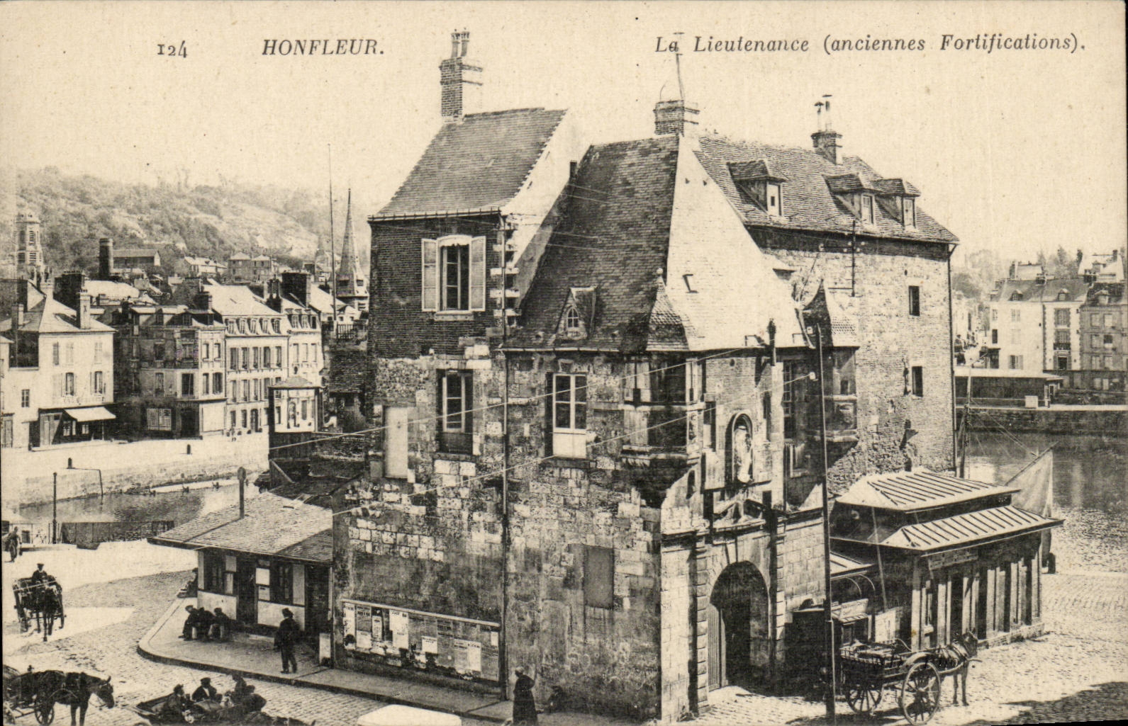 CPA Honfleur la lieutenance (anciennes fortifications)