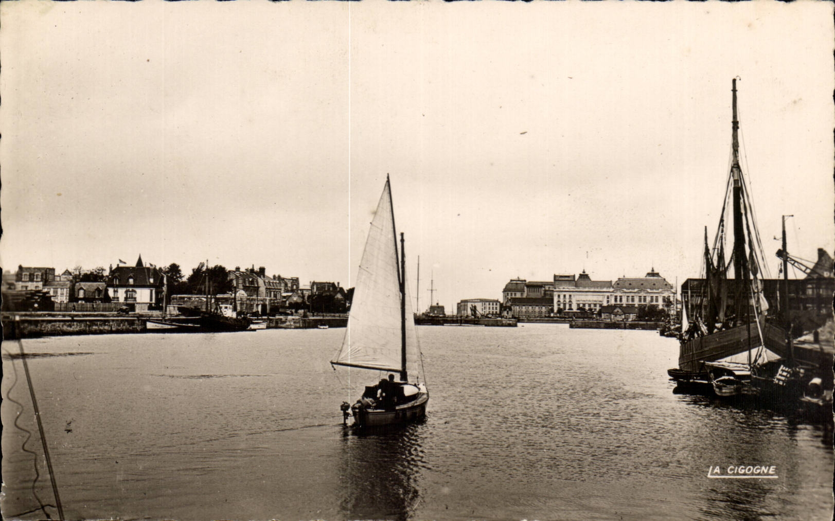 Deauville - the Flowered Beach - Port CPA