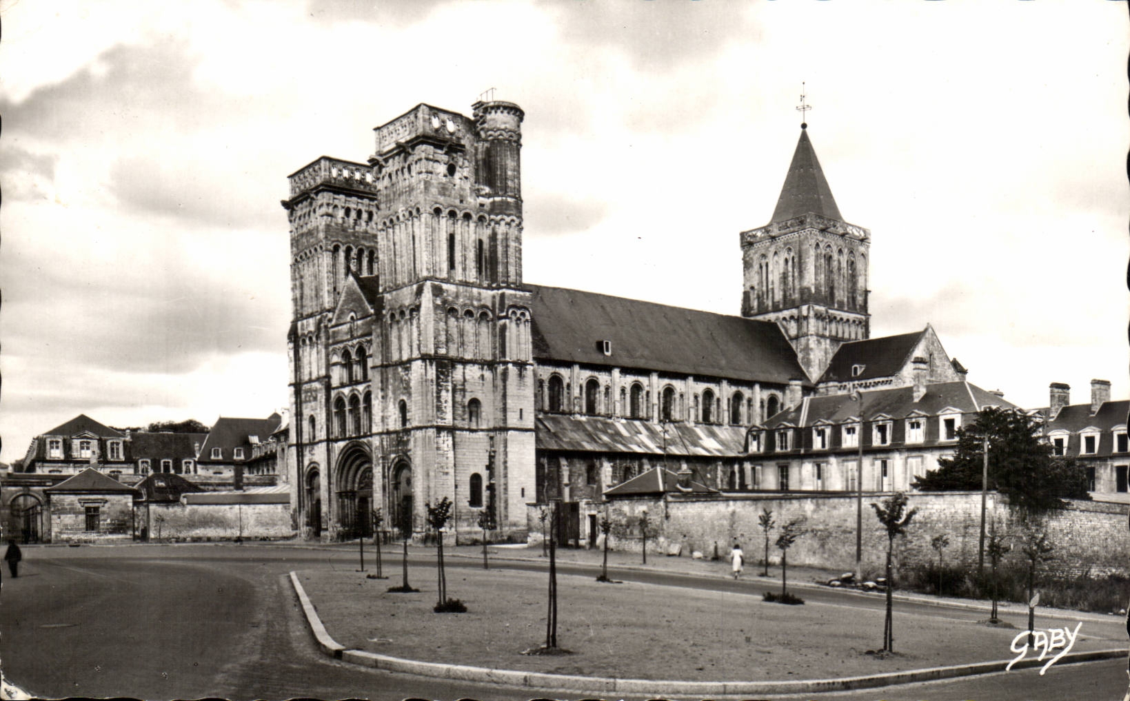 Caen - die Abtei mit den Damen - CPA