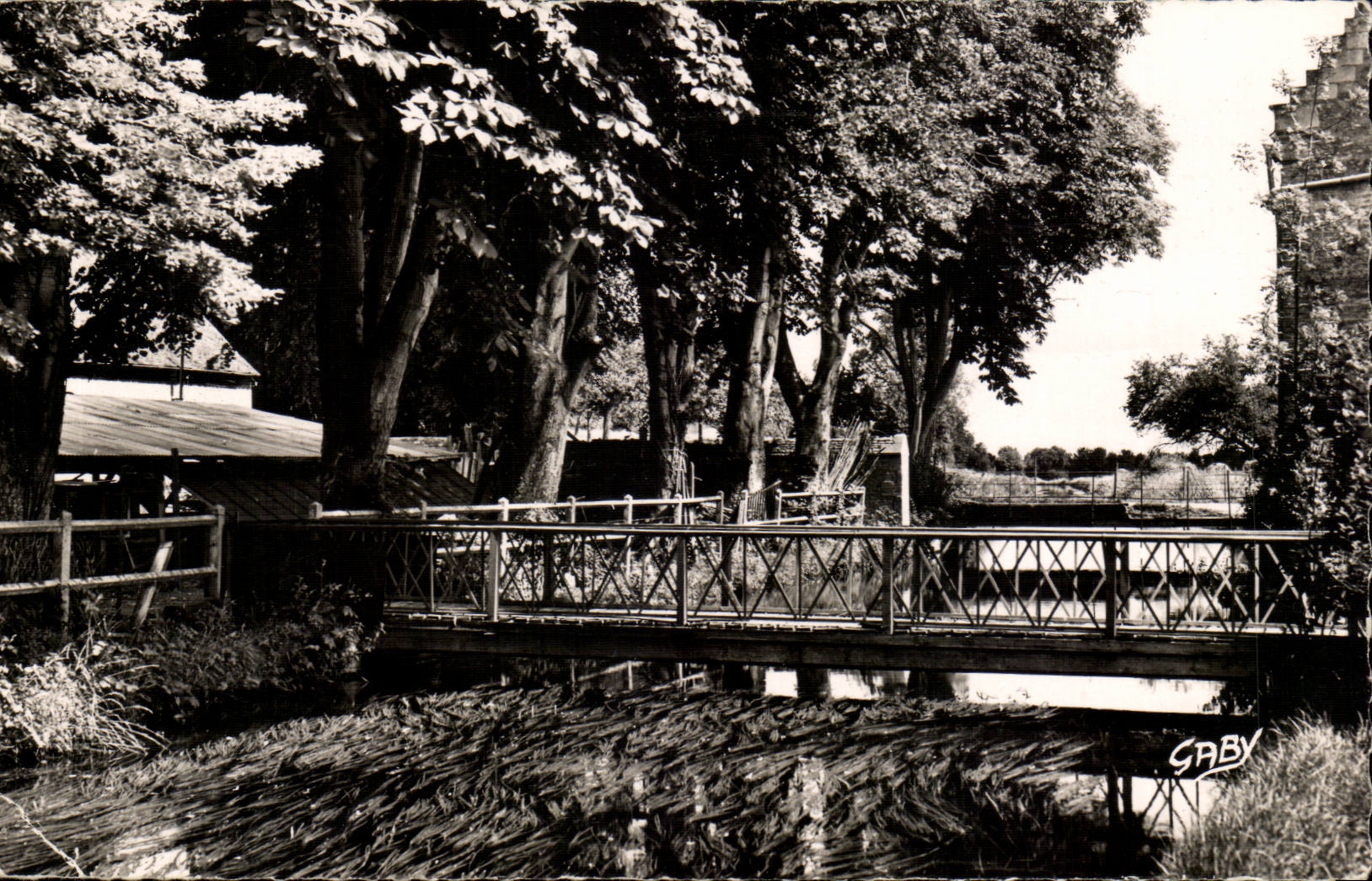 Pierre saint on Divine MODERN CARD Footbridge on the Divine ones with the Tanneries