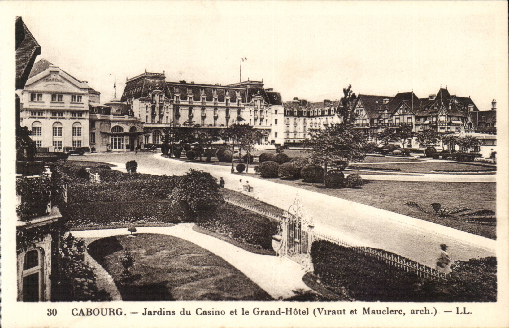 CAbourg CPA Gardens of the casino and the large hotel (Viraut and MAuclerc)
