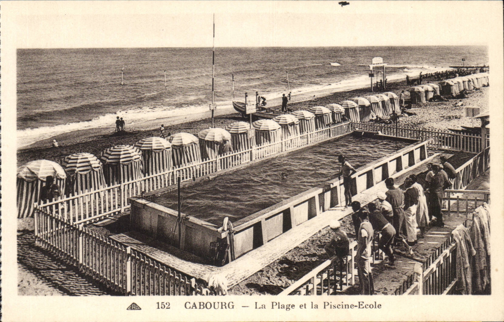 CAbourg CPA the beach and the swimming pool school