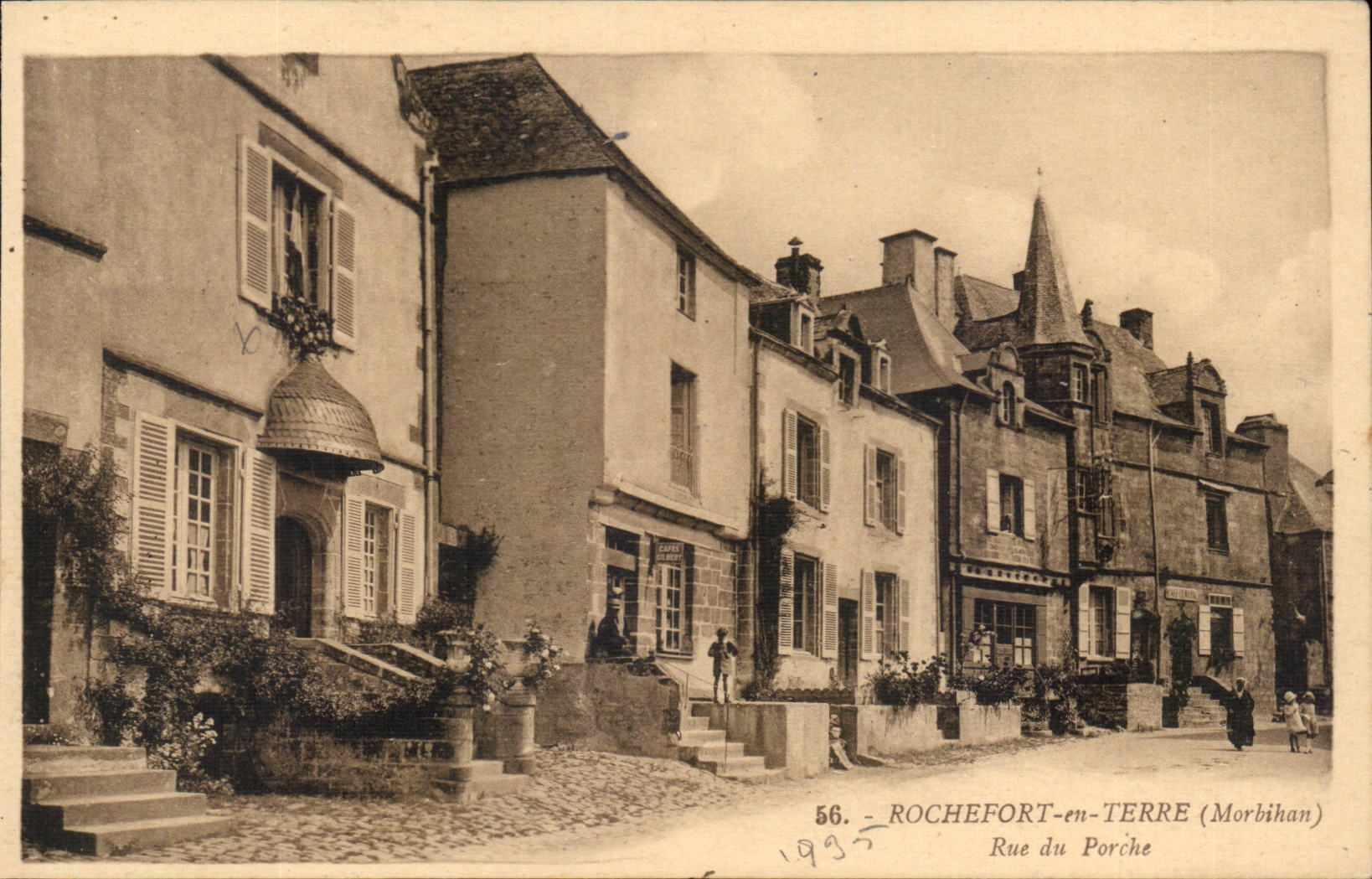 Ground Rochefort CPA Street of the porch