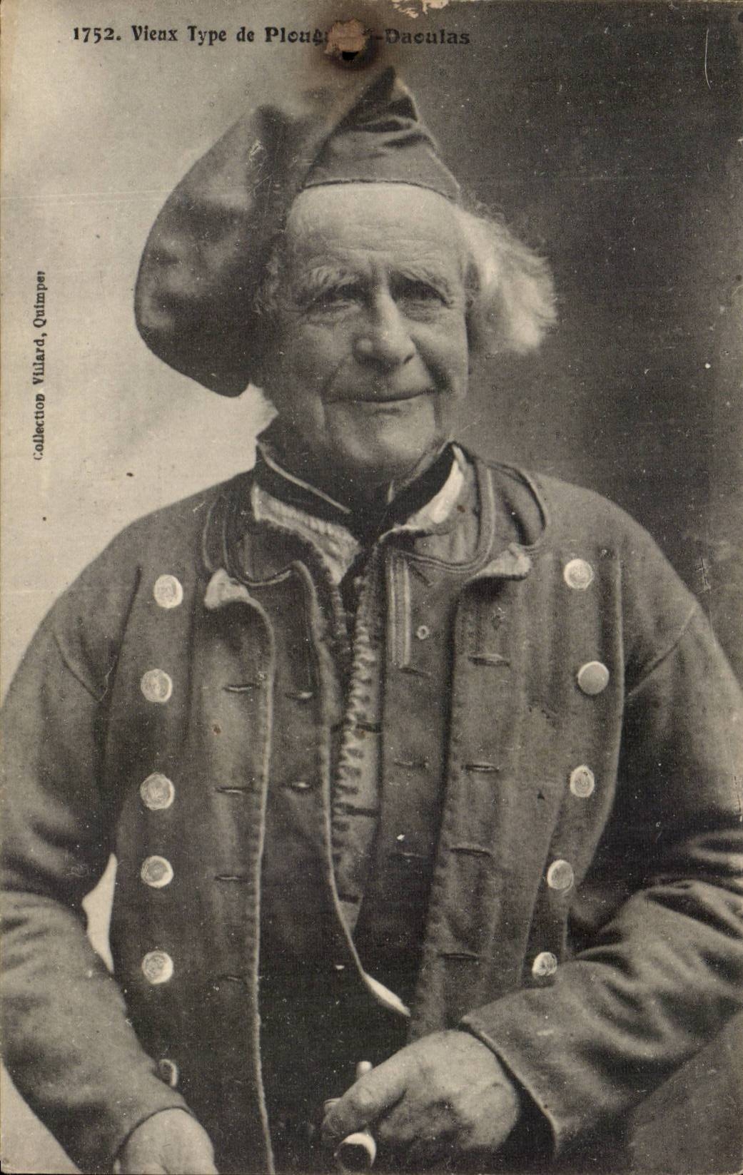 CPA Vieux type a Plougastel DAoulas (folklore)