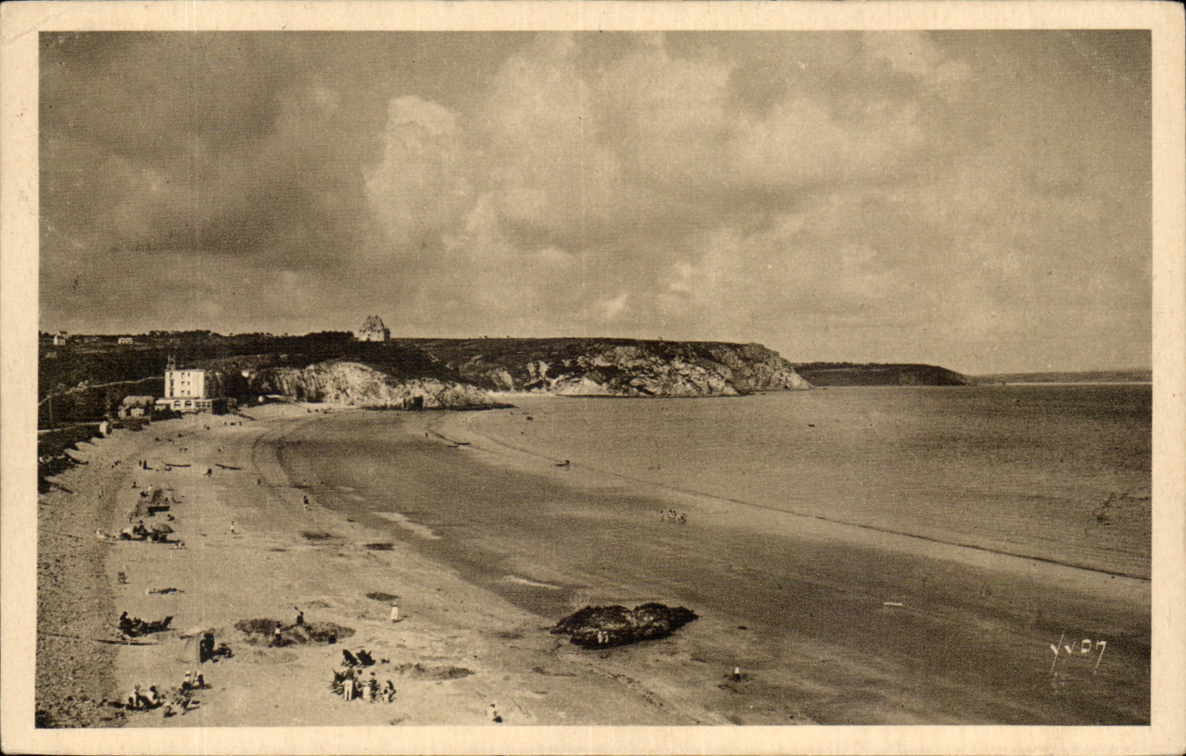 Morgat CPA the beach