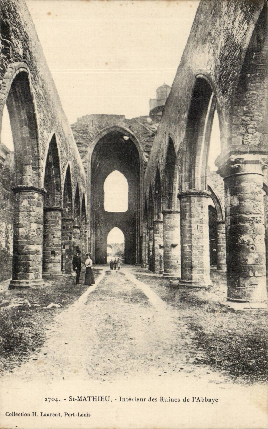 CPA Saint Points Mathieu Interieur of the Ruins of the abbey