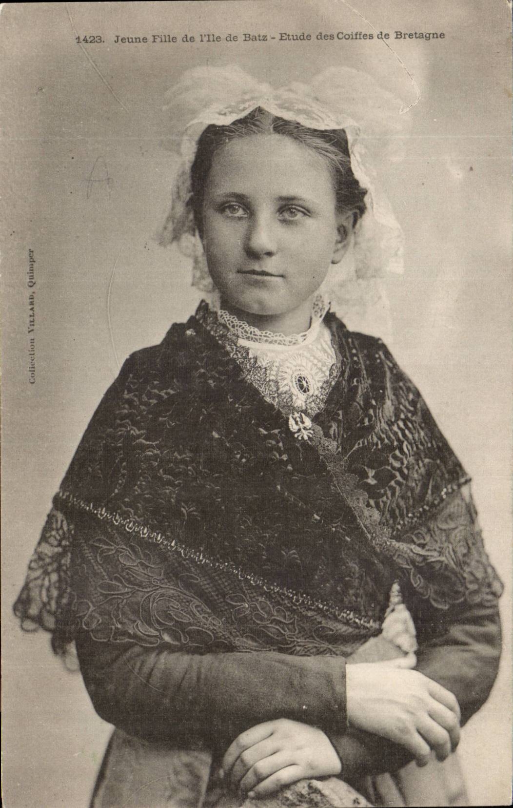 Fantasy - Jeanne Girl on - Island of Batz - Details of the Caps of Brittany - woman with dimpled chin - CPA