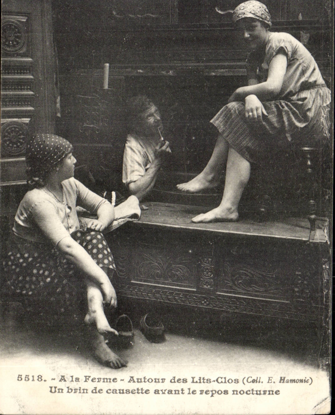 Brittany - With the Farm - Goshawks of the Closed Beds - a bit of Causette before the rest - imagination Woman - CPA