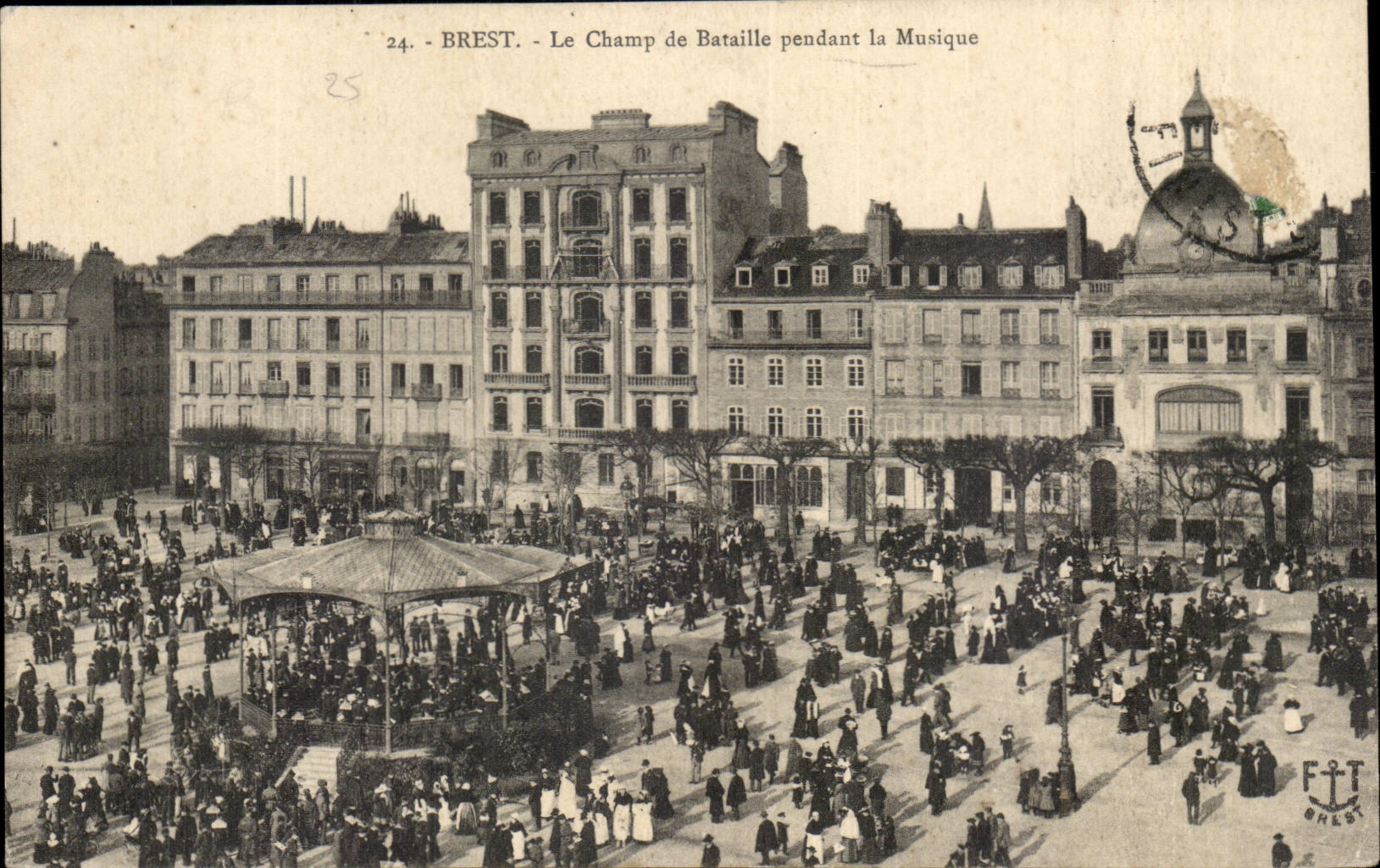 Brest CPA Le champ de bataille pendant la musique