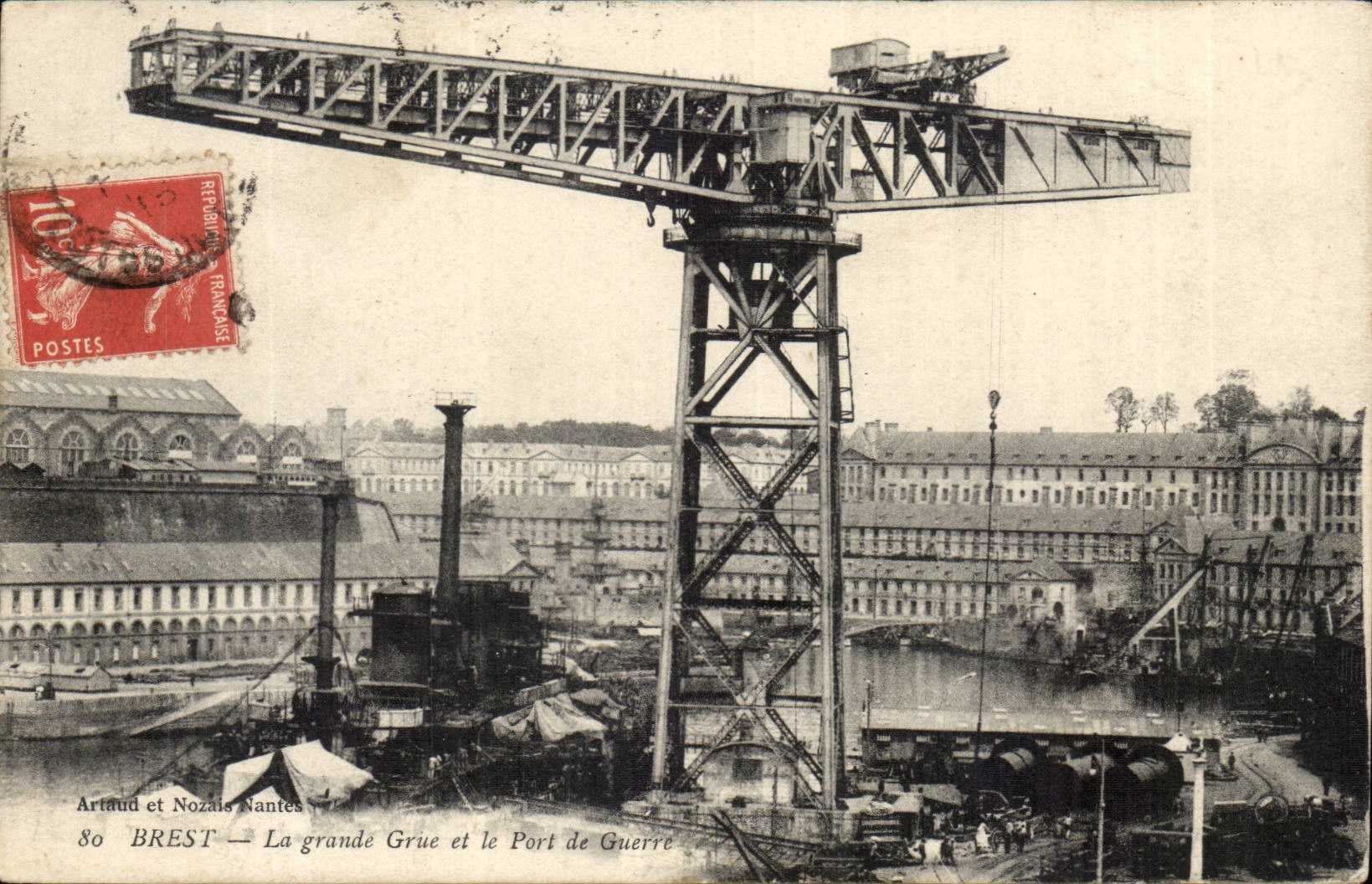 Brest CPA La grande rue et le port de guerre