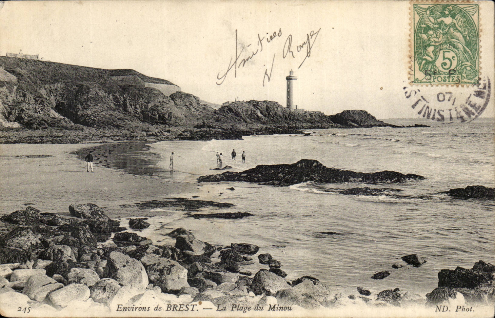 Environs de Brest CPA La plage du Minou (phare lighthouse)