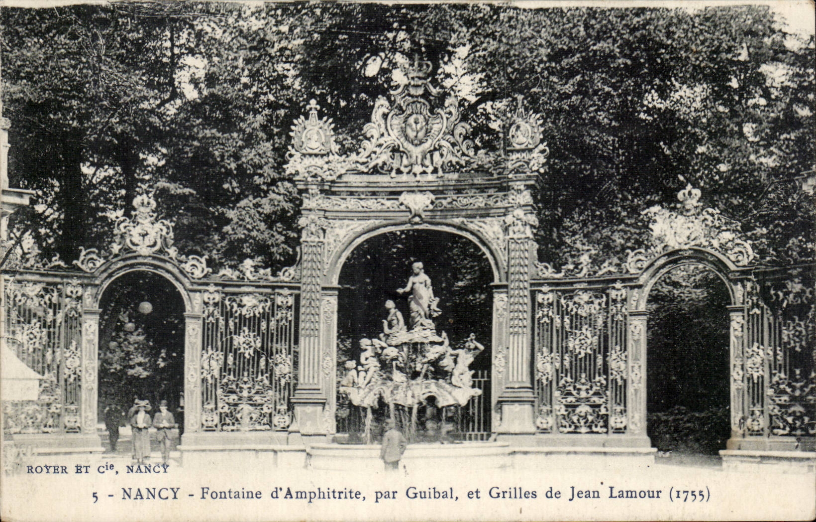 Nancy CPA Fontaine d'Amphitrite par Guibal et grilles de Jean Lamour (1755)