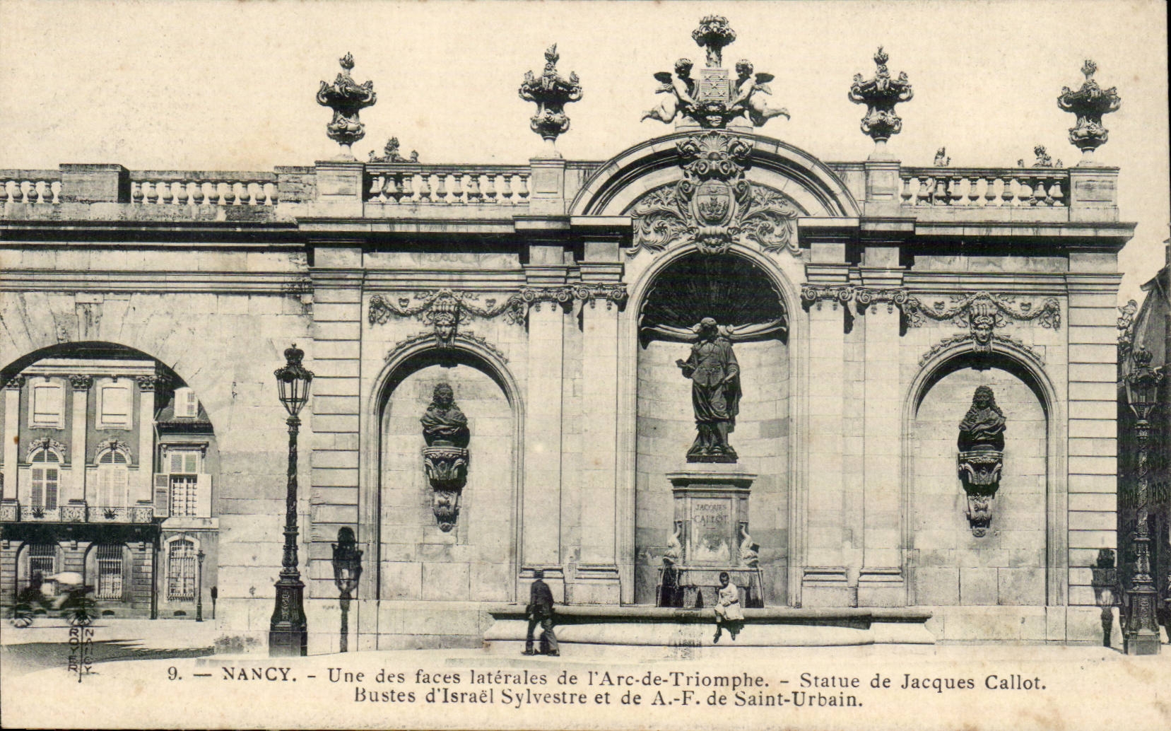 Nancy CPA Une des faces laterales de l'arc detriomphe Statue de Jacques Callot Bustes d'Israel Sylvestre et de Saint