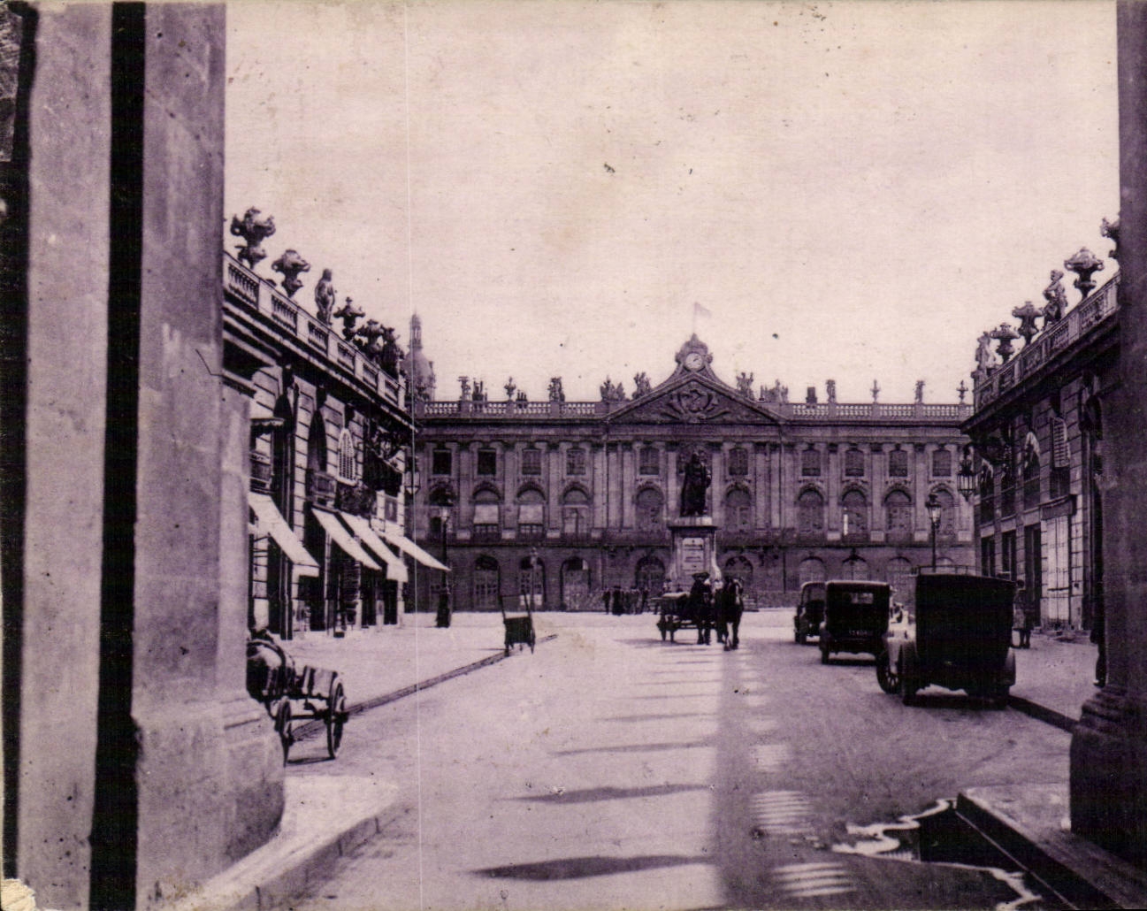 Nancy CPA L'hotel de ville (vue prise de l'arc de triomphe)