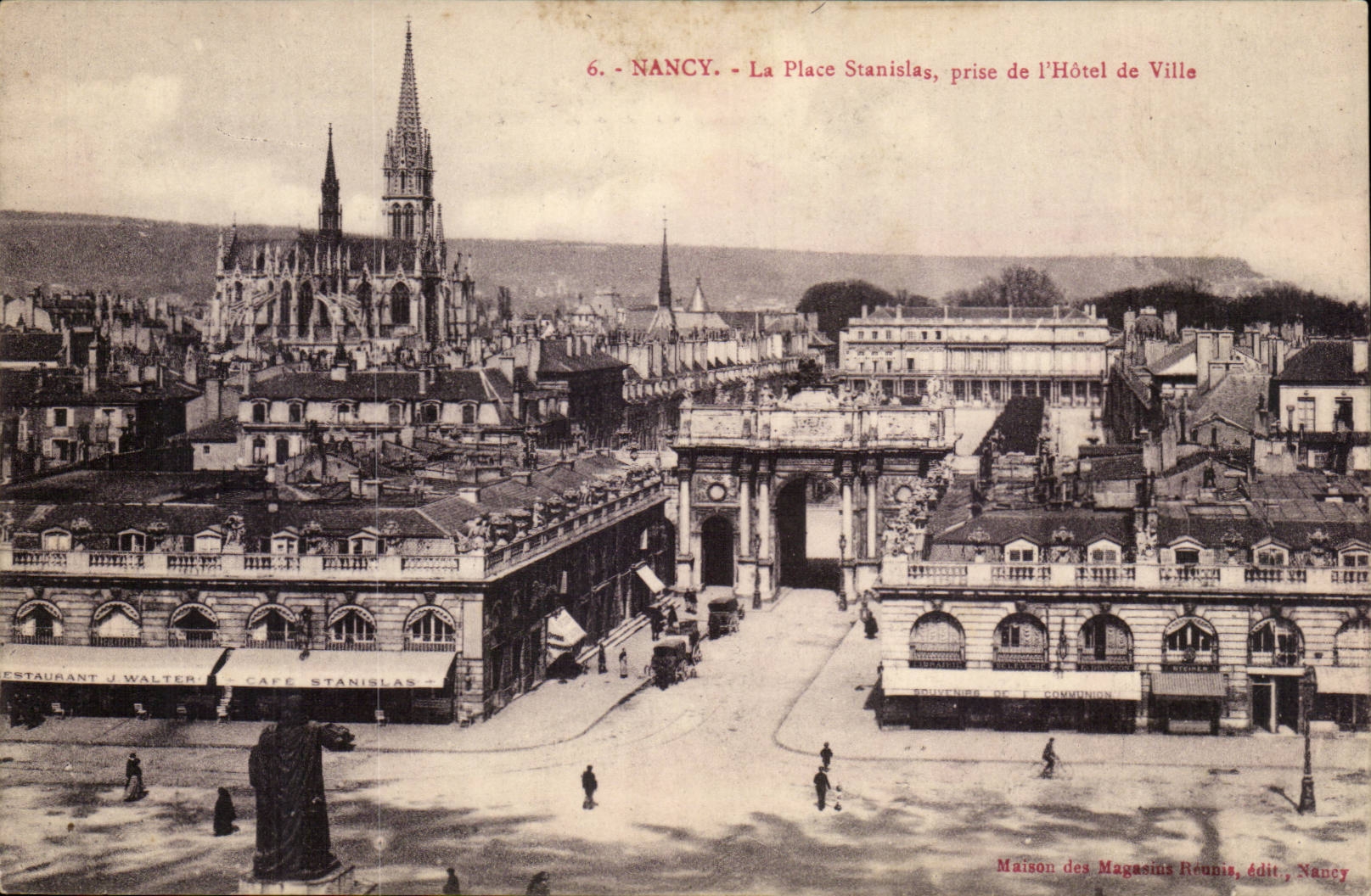 Nancy CPA La place Stanislas prise de l'hotel de ville