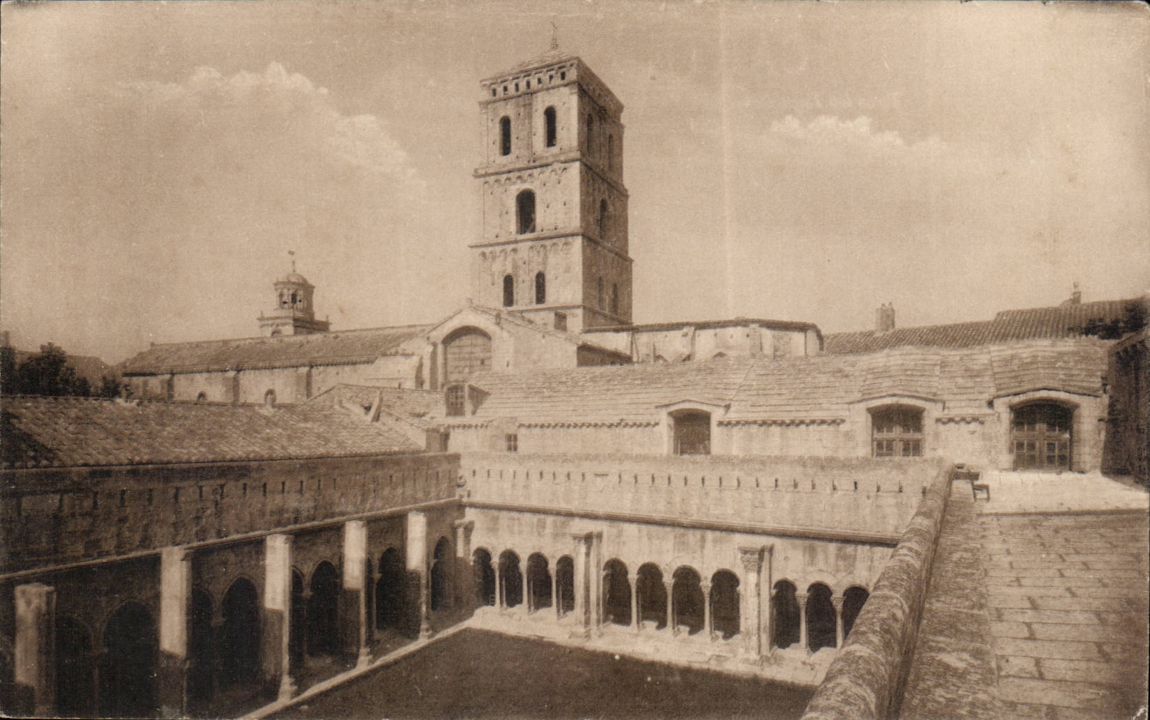 Arles CPA the cathedral Saint Trophime