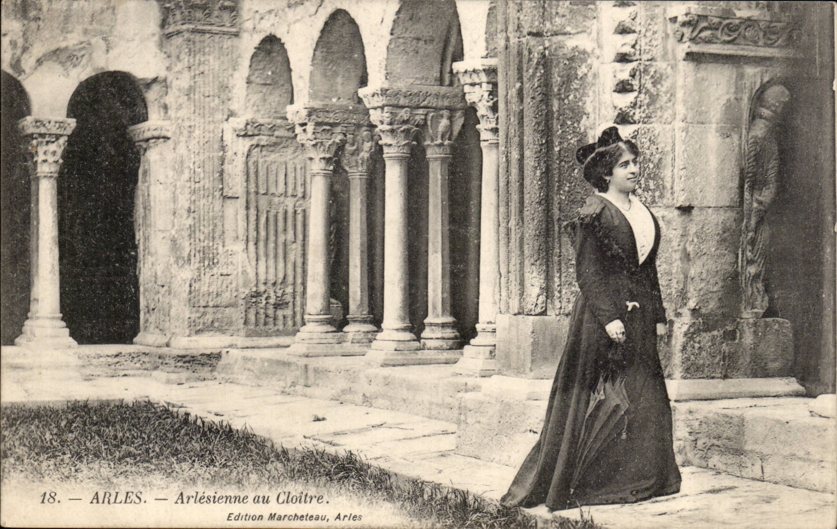 Arles - Arlesienne with the Cloister - charming woman in period clothing - CPA