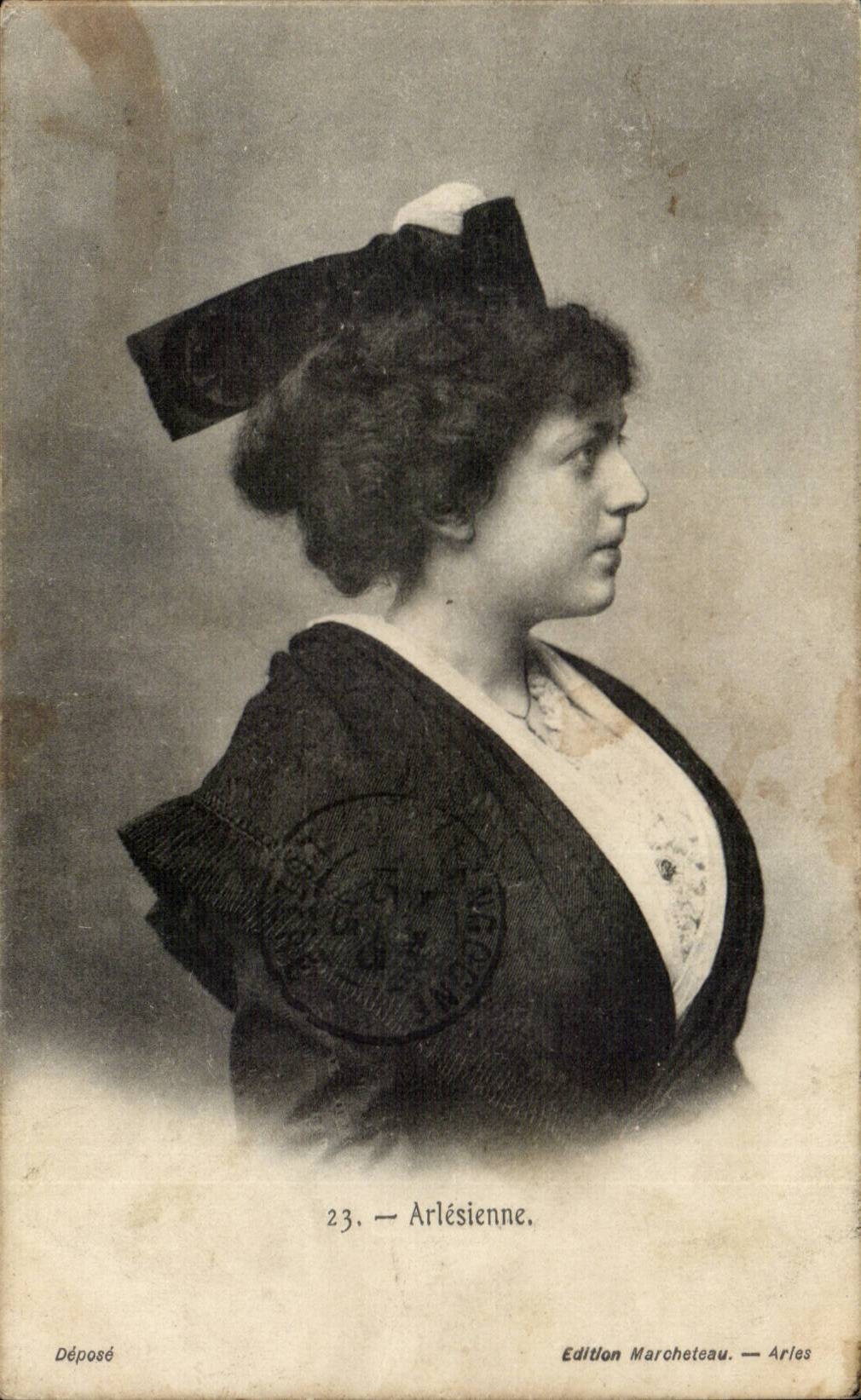 CPA Arlesienne (woman folklore costume caps)