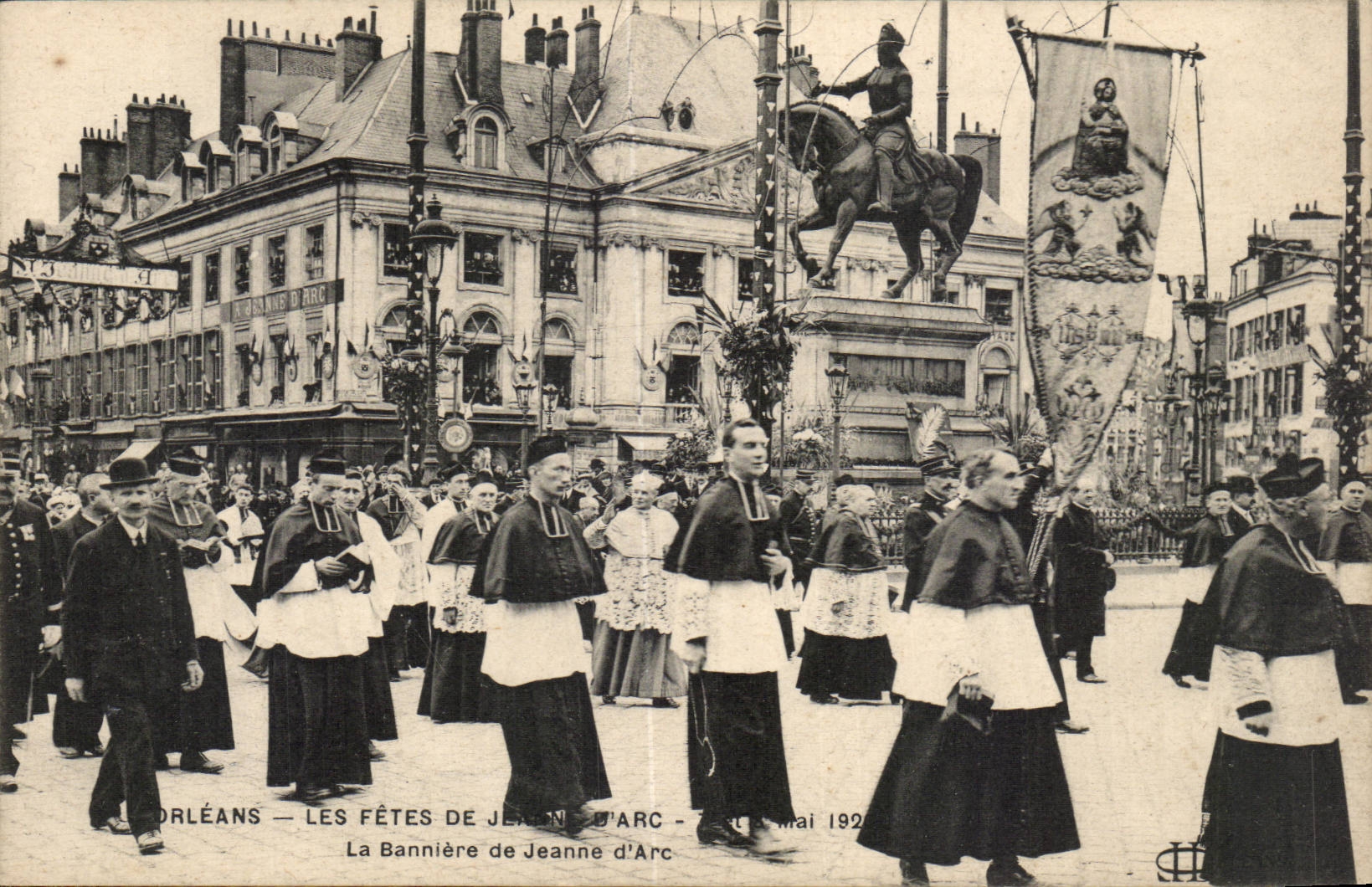 Orleans CPA Festivals of Jeanne of arc May 7th and 9th 1920 the banner of Jeanne of arc